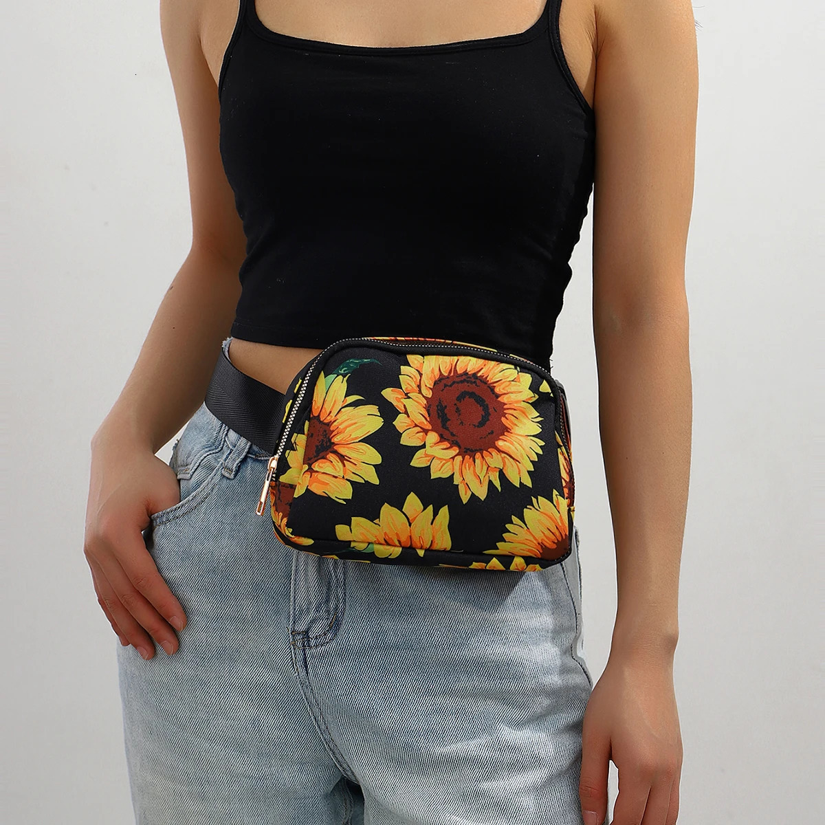 Sunflower pattern waist bag for men and women waterproof stain resistant chest large capacity storage 250219