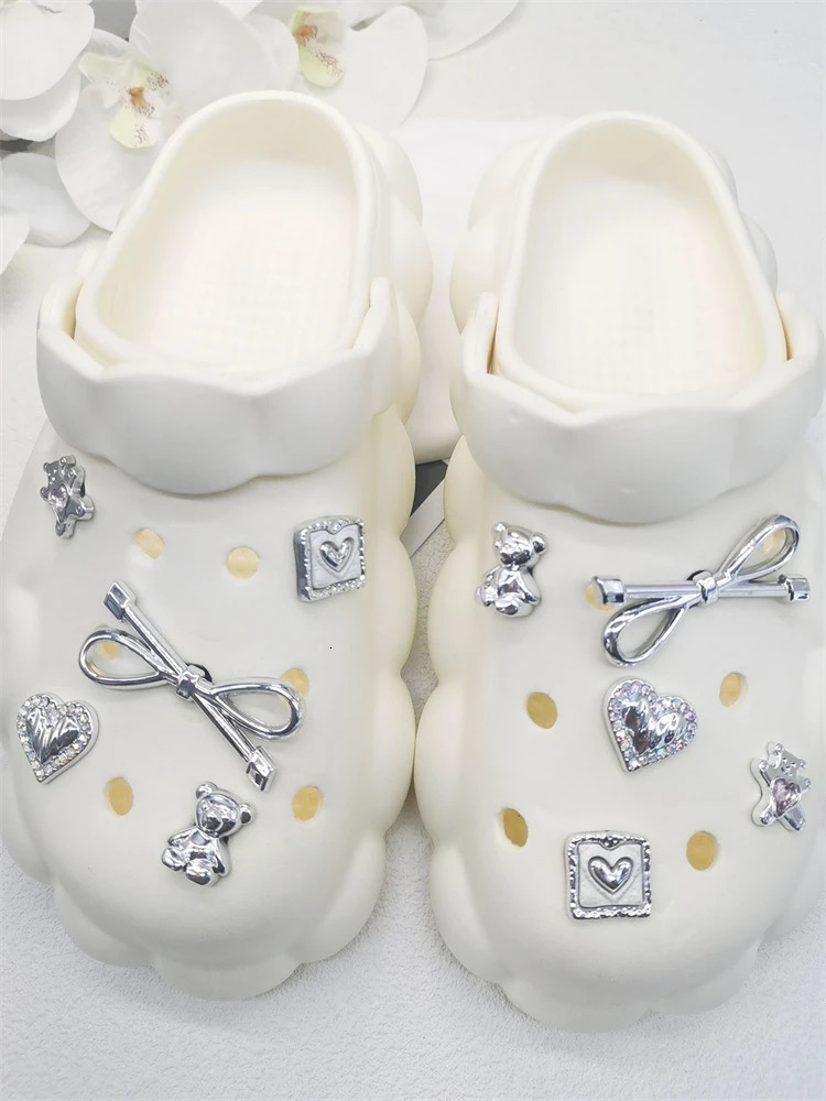 10PCS Shoe Charms ABS Bow Decorations For Sandals Luxury Rhinestone Bear Design Accessories Women Diy Bling Clog Ornaments 250219