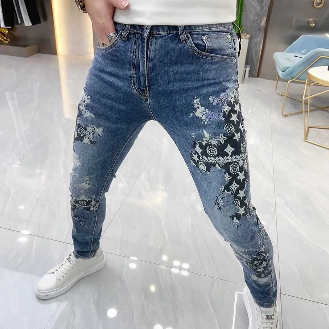 2023 Mens Skinny Jeans Brand Graffiti Printed Jeans Mens Spring Summer Personality Wash Elastic Slim Man Small Foot Denim Pants X250220