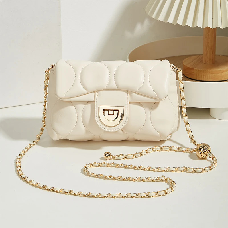 fashion Joker chain oneshoulder messenger bag female diagonal rhombic leisure underarm 250218
