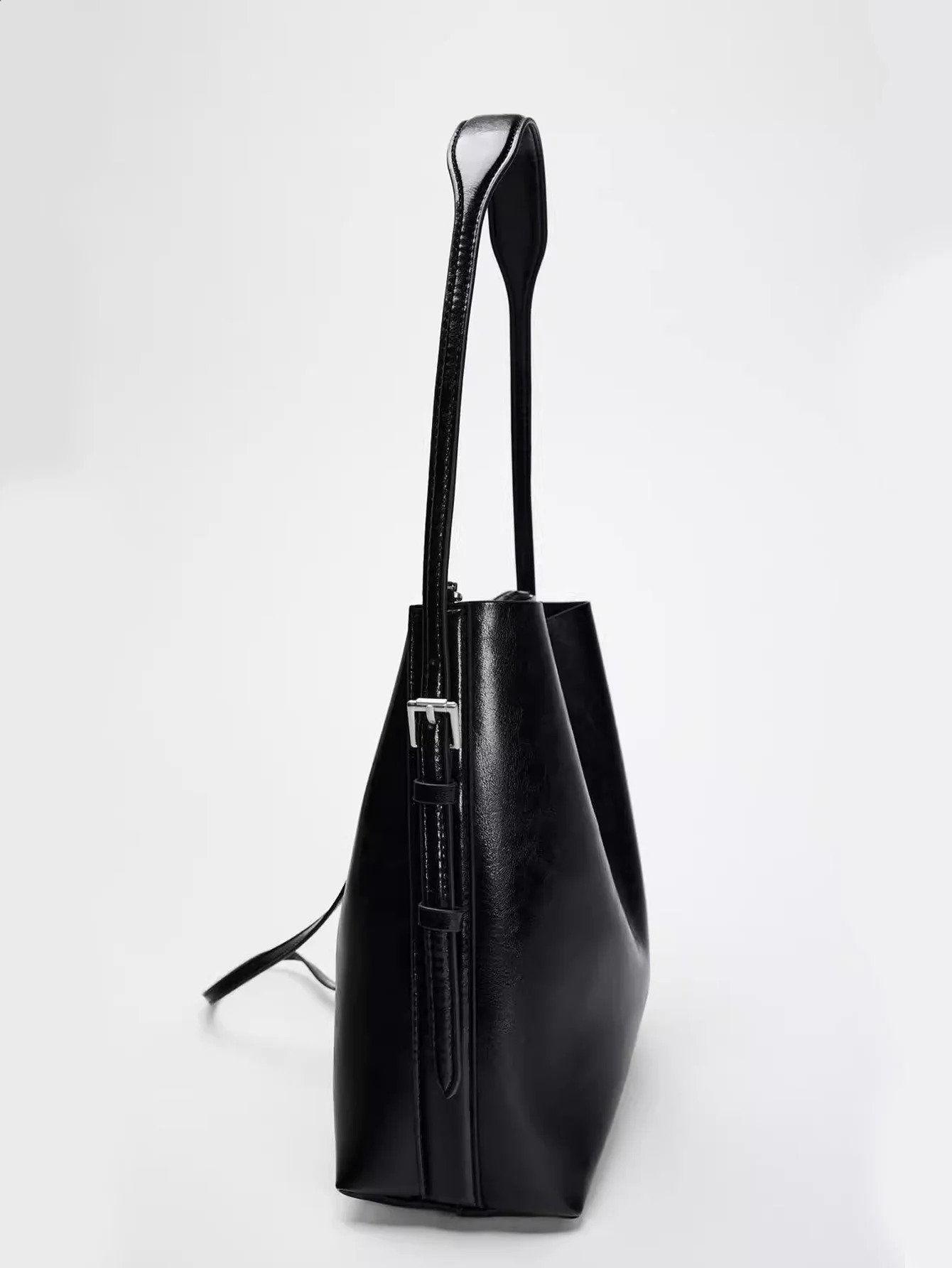 Fashionable and Simple Womens Bag Black Double Strap Single Shoulder Atmospheric Handheld Crossbody Bucket 250218