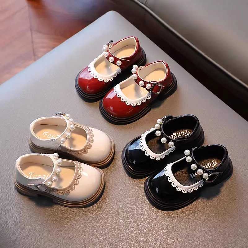 New School Girls Shoes Spring Summer Baby Girl Brightly Patent Leather Round Toe Shoes Princess Floral Bordered Mary Jane G12196 X250220