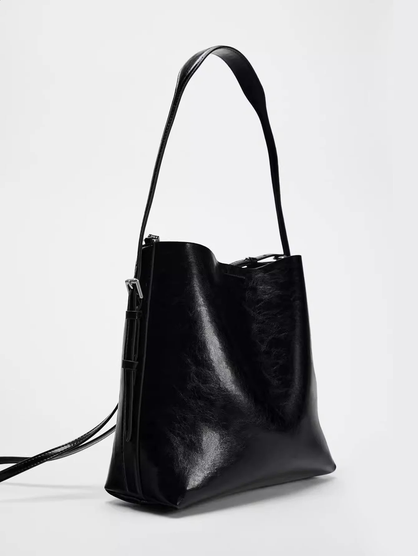 Fashionable and Simple Womens Bag Black Double Strap Single Shoulder Atmospheric Handheld Crossbody Bucket 250218