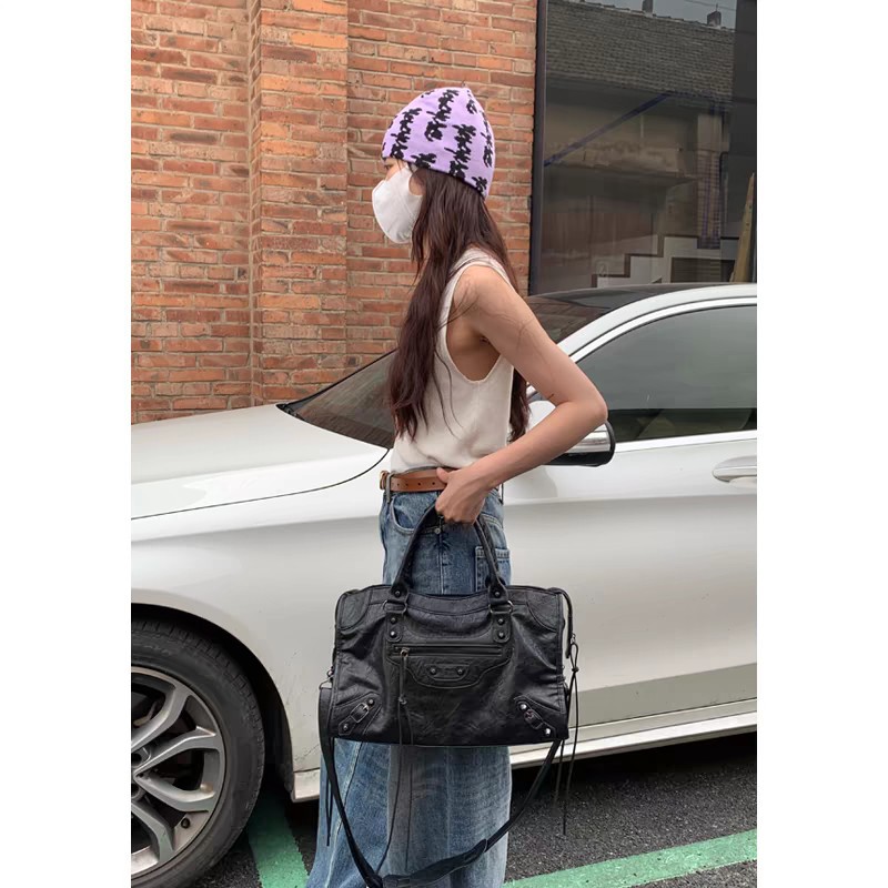 Free shipping 2025 New designer Shoulder Bags Motorcycle Bag For womans flap rivet square bag handbag women crossbody tote bag