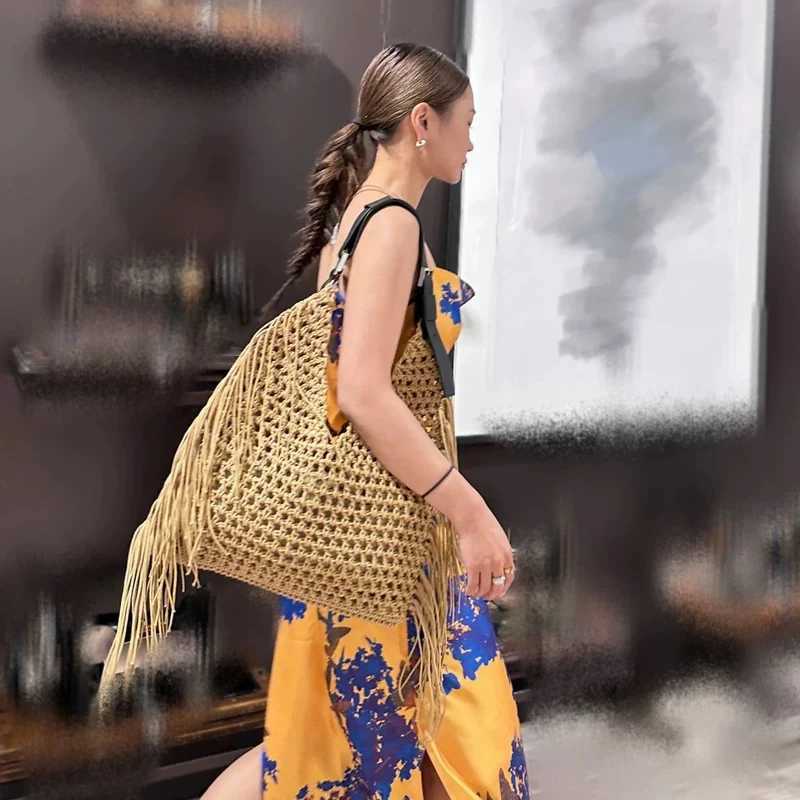 Bohemian Beach Bag For Women Luxury Designer Handbags Purses 2023 New In Nylon Rope To Weave Hollow Out Tassel With Inner Pocket Z250219