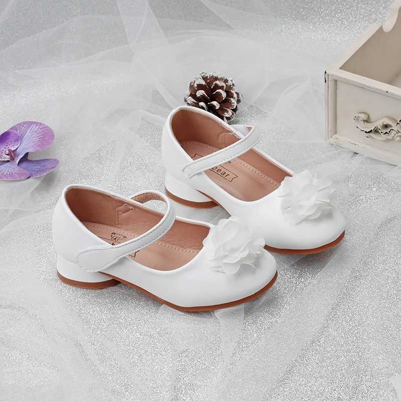 Childrens shoes in spring and autumn new girls white Pearl flower Princess shoes fashion high heels wear-resistant and non-slip X250220