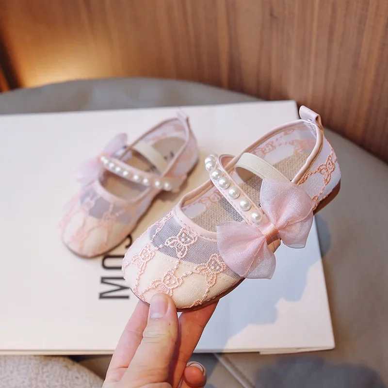 Childrens Elegant Lace Flats 2024 Summer Girls Pearl Cute Bow Breathable Sweet Princess Fashion Shoes for Party Wedding Show X250220