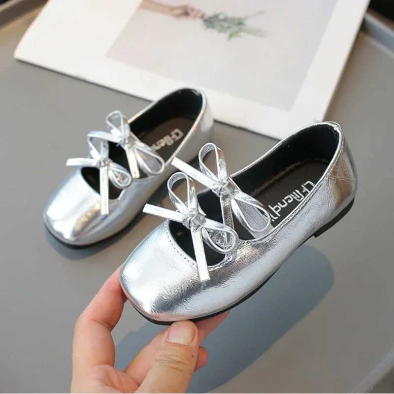 Elegant girl princess shoes new childrens leather boots spring and autumn childrens fashion leather boots black ballet shoes solid color bow X250220