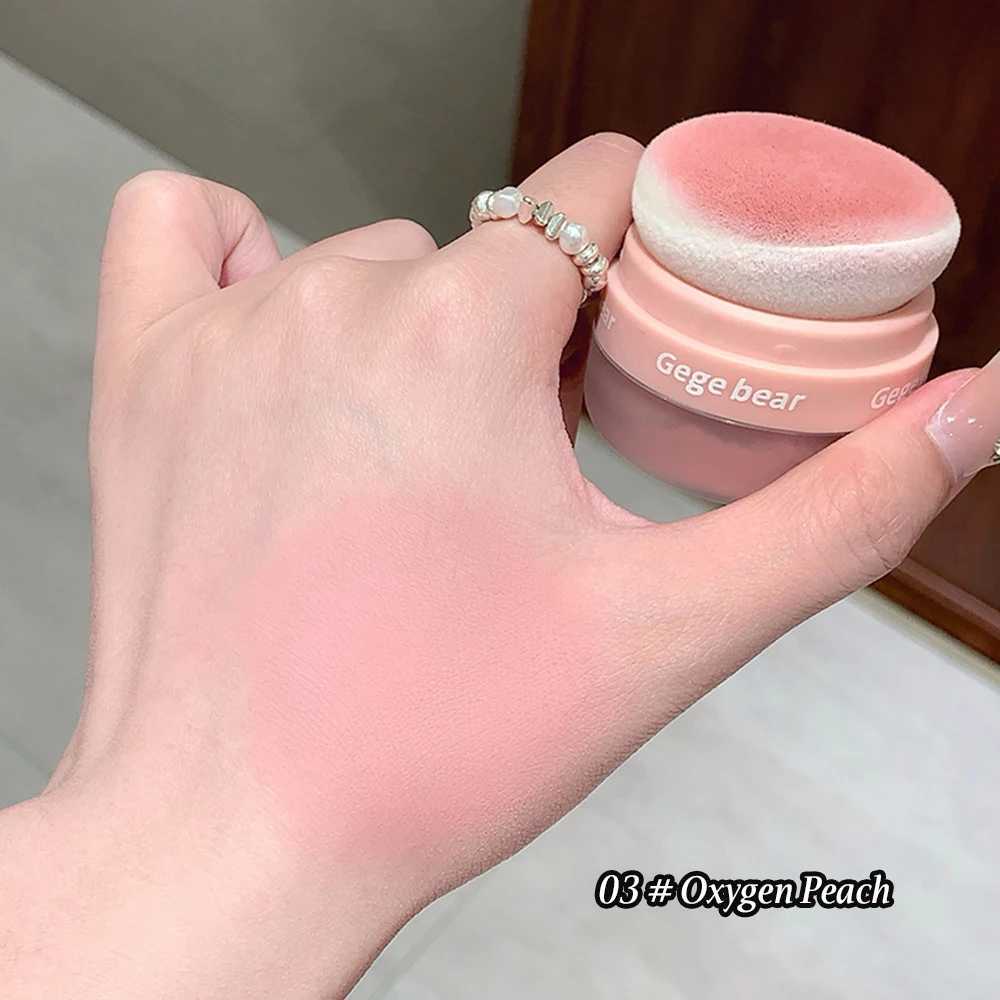 Gege Bear Lazy Air Cushion B Comes With A Built-in Sponge And A Mirror Design Allowing For A Natural Blended ApplicationW250220