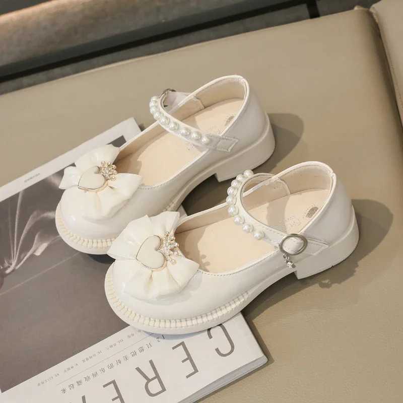 Sweet Children Princess Shoes 2024 Elegant Love Crown Bow Childrens Leather Shoes Fashion Girls Pearl Single Shoes Mary Janes X250220