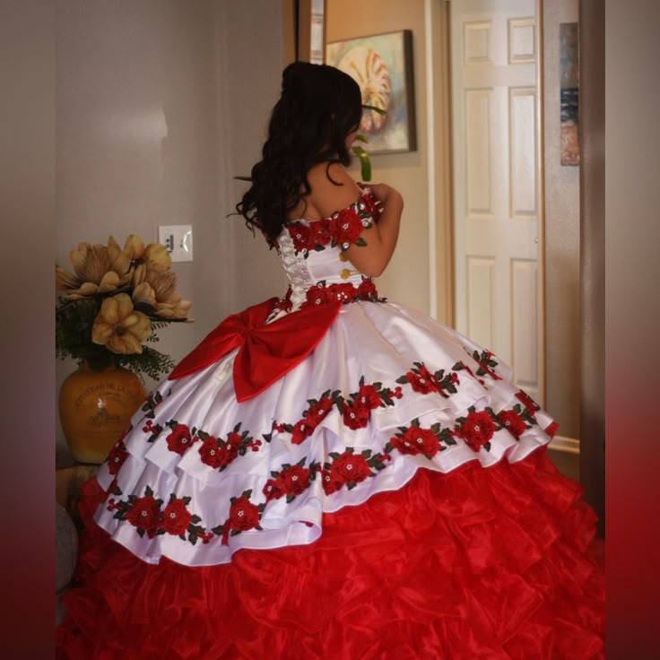 Charro Quinceanera Dress Off Shoulder Ball Gown prom Special Occasion Gowns Embroidery Floral Lace Appliques Crystals Beaded Sweet 16 Dresses Tiered