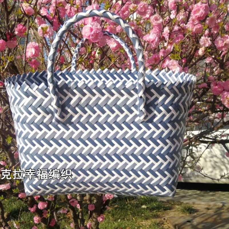 Design PVC Woven Women Bag Large Capacity Tote Women Handbag Hand Woven Color Contrast Beach Bag Z250219