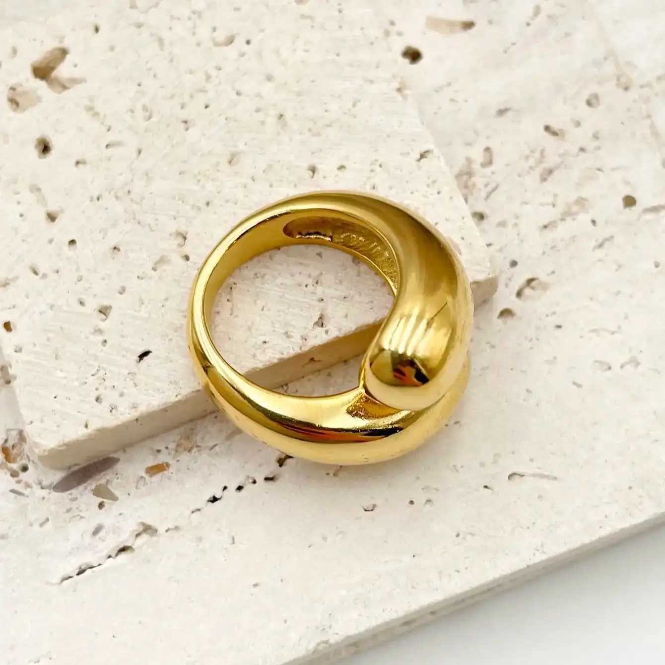 CARLIDANA New Hot Selling Simple Water Drop Gold Color Stainless Steel Ring Personalized Fashion Personalized Wens Jewelry X250220
