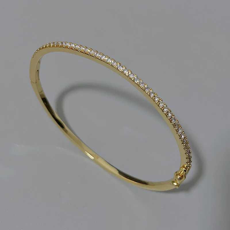 Bangle Hot Brand Pure 925 Sterling Silver Jewelry For Women Spikes Steam-punk A row Zircons Bangle Wedding Jewelry Around Rivet Bangle J250217 23TIZ