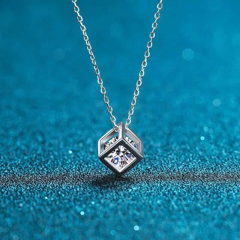 Silver 0.5-1 Carat Square Moissanite Pendant Necklace Excellent Cut Diamond Test Passed D Color High Clarity Moissanite ChainXJ250219