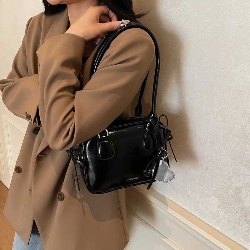 Niche Bow Bowling Bag Womens 2025 New Fashion Versatile Underarm Bag Large-capacity Work Commuter Bag Y250218