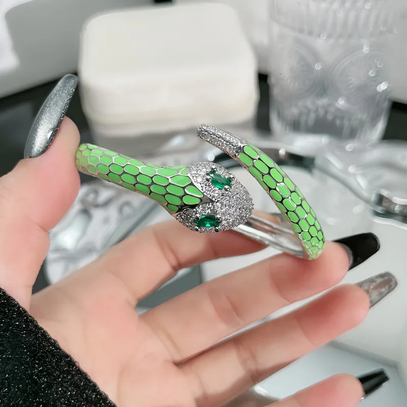 European and American dominating snake head bracelet green enamel niche exotic snake fashion cool personality bracelet girl 250220