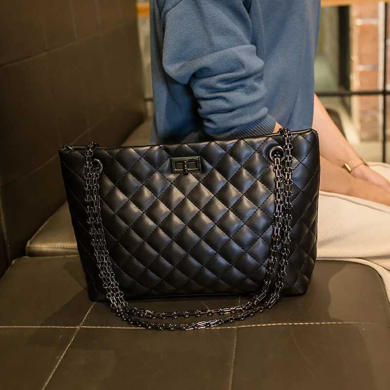 New Womens Bag High Capacity Tote Bag Diamond Pattern Chain Bagniche Leisure Versatile Lady Crossbody Bag Fashion Shoulder BagsC250219