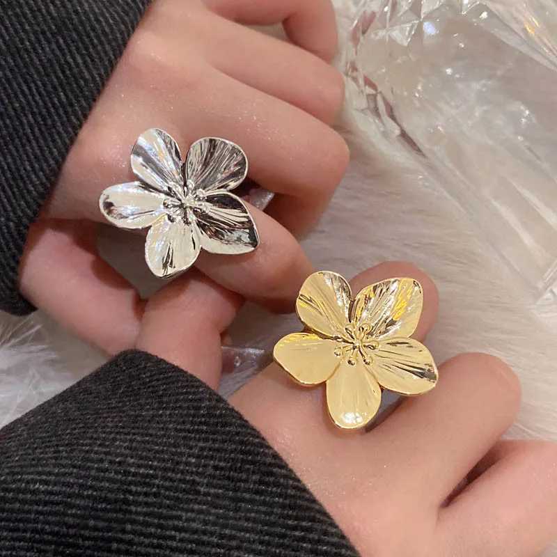 Uworld Waterproof 18K Gold Color Stainless Steel Flower Big Open Ring for Wen Trendy Fashion Party Summer Statement Jewelry X250220