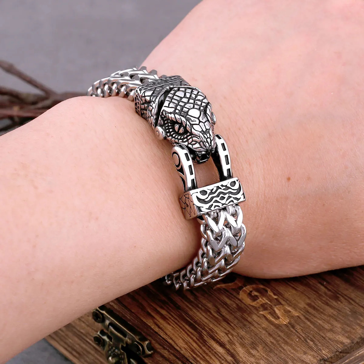 Nordic Stainless Steel Snake Head Bracelet Creative Multi Layer Chain Ouroboros Wristband Men Punk Hip Hop Jewelry Gift 250220
