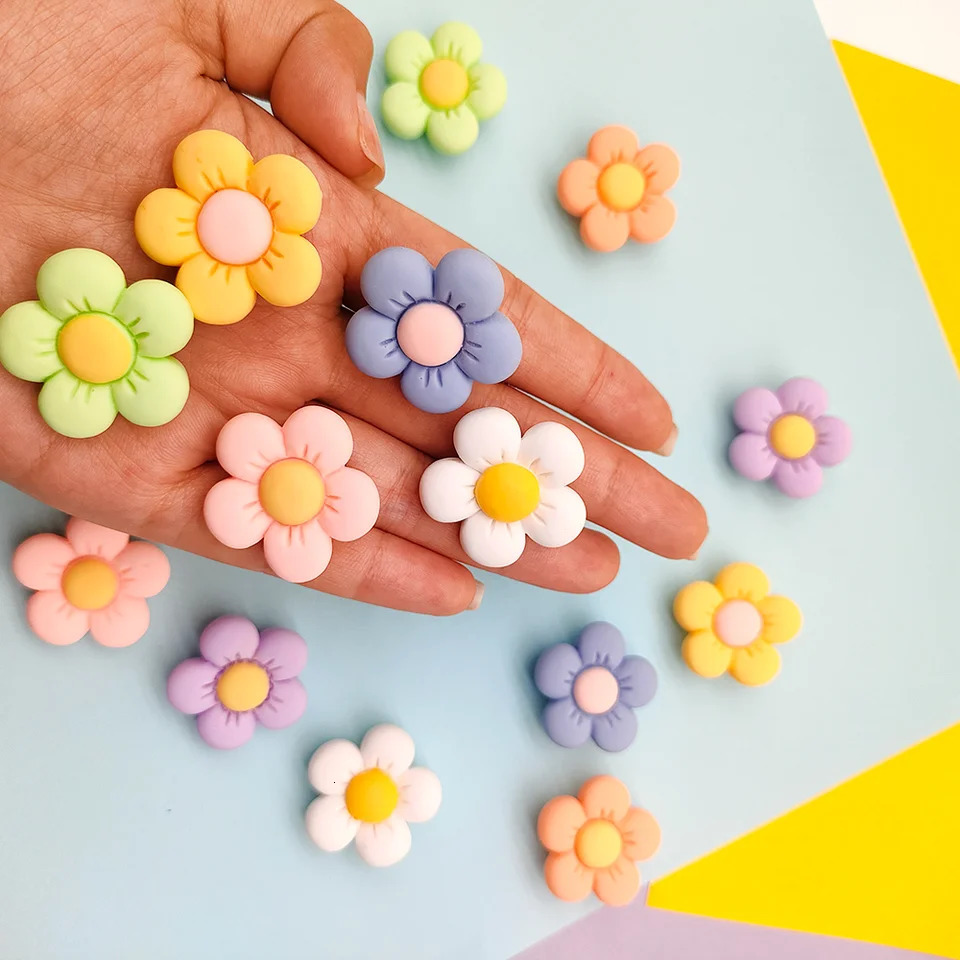 114Pcs Petal Colorful Flower Shoe Charms Designer DIY Shoes Decaration For Garden Clogs Accessories Kids Women Girls Gifts 250219