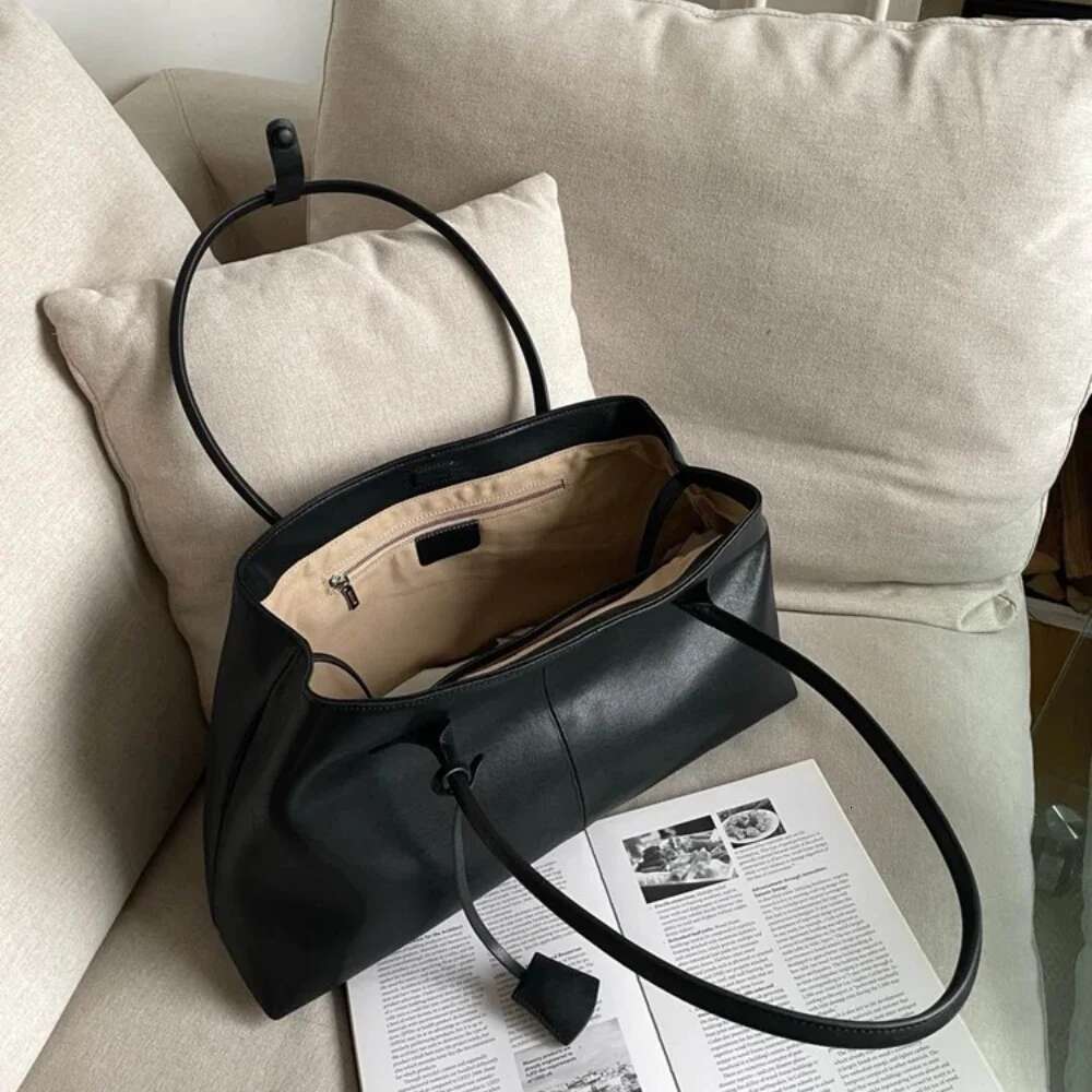 Retro Black Transform Huge Travel Tote 46Cm Simple Cowhide Leather Women Handbag Long Handle Stylish Euro Armpit Shoulder Bag
