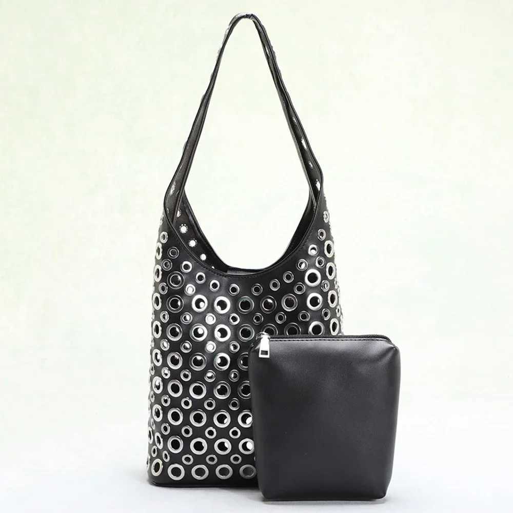 Punk bucket bags for European and American women hollow womens shoulder bags retro metal rings designer handbags black wallets Y250218