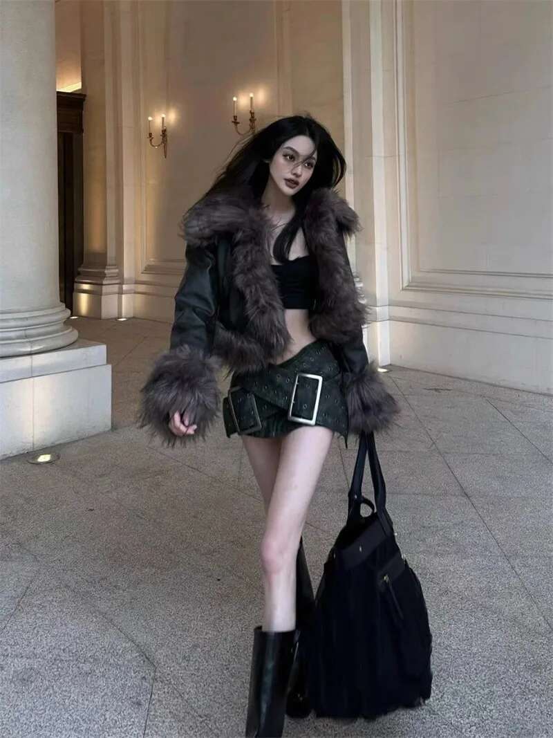 Korean Version Premium Fur Integrated Plush Jacket for Women's Winter New Thick and Warm Short Motorcycle Coat Female Clothing