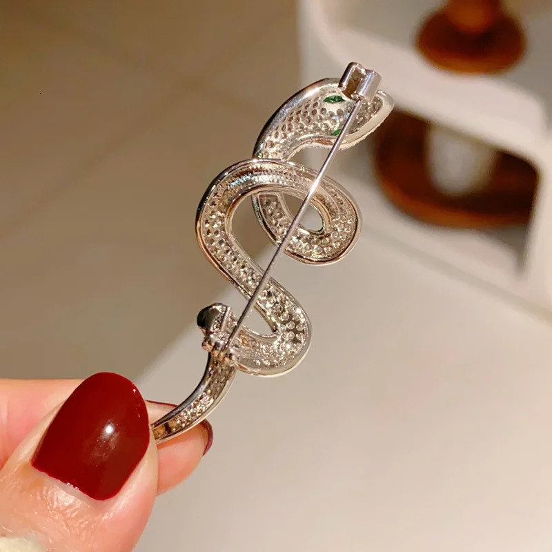 SENYU Year Snake Big Brooches High Quality Cubic Zirconia Pins Women Jewelry Fashion Party Corsage Gifts 250220