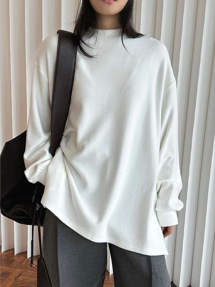 Minimalism Long Sleeve T-Shirt Women's Round Neck Casual Loose Warm Tops Female Tees Fashion 2025 Winter New 26C857