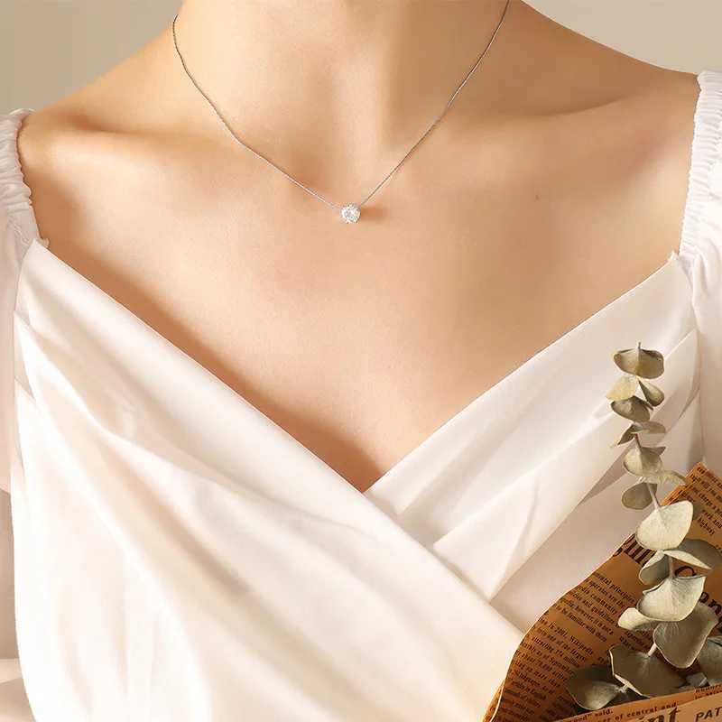 Simple Personalized Collaone Chain Jewelry Inset Single Zircon Stainl Steel Necklace Couples Niche Design Girls GiftXJ250219