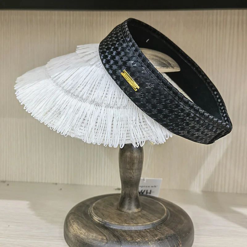 Women Sun Cap Fashion Tassel Decoration Straw Cap Emport Top Summer Beach Hat Visors cap hats ladies caps womens hat 250219