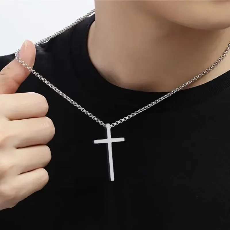 2024 New Cross Pendant Necklace for Men Women Minimalist Silver Color Stainl Steel Jewelry Male Female Sweater Chain GiftsXJ250219