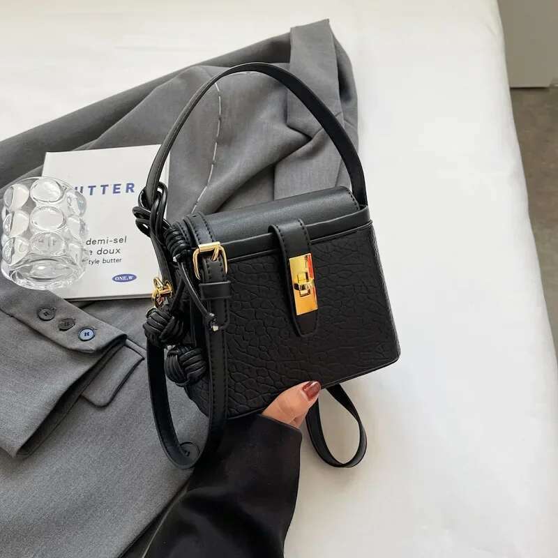 Fashionable And Casual New Leather Minimalist Japanese And Korean Style Single Shoulder Women's Single Shoulder Crossbody Bag
