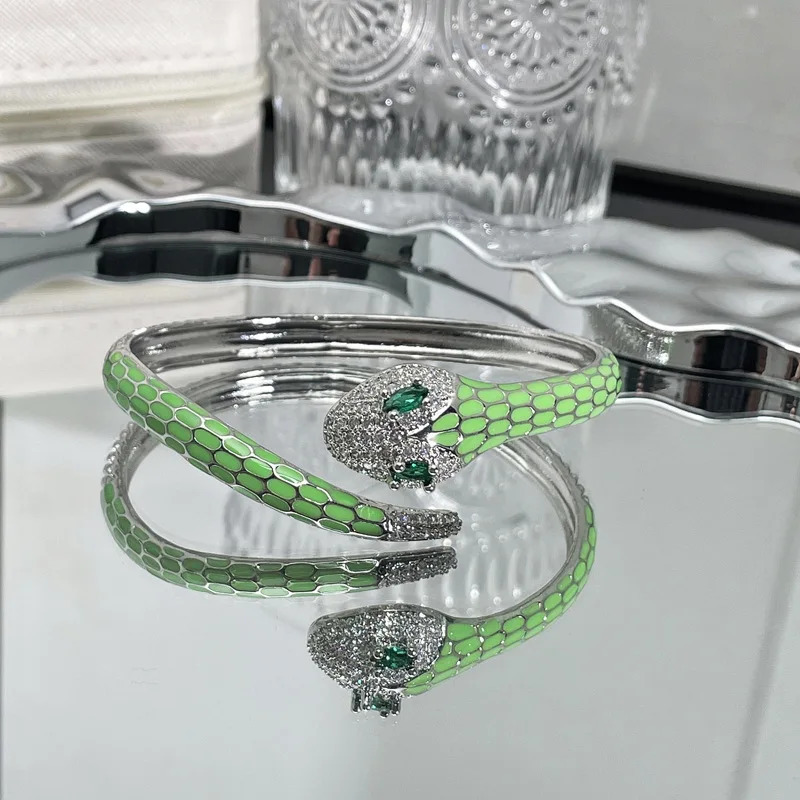 European and American dominating snake head bracelet green enamel niche exotic snake fashion cool personality bracelet girl 250220
