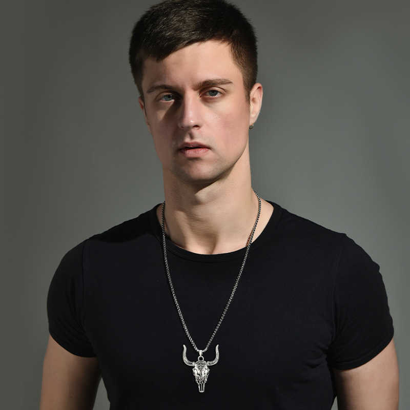 Pendant Necklaces Wild bull skull cool man titanium steel necklace mens domineering Street Western bull bone punk Pendant H25219