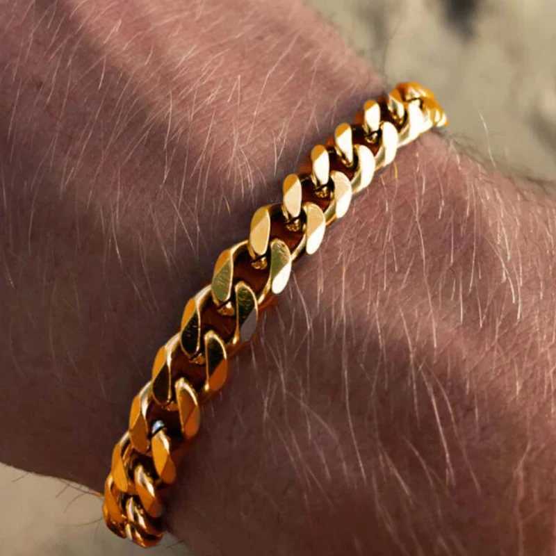 Fashion Stainl Steel Men Cu Cuban Chain Bracelet Women Bracelet On Hand For Couple Unisex Wrist Hand Jewelry Gift Party NewXJ250219