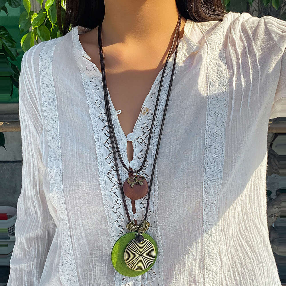 Round wood piece necklace, versatile for women, ethnic style, long beaded wax thread sweater chain, couple accessories