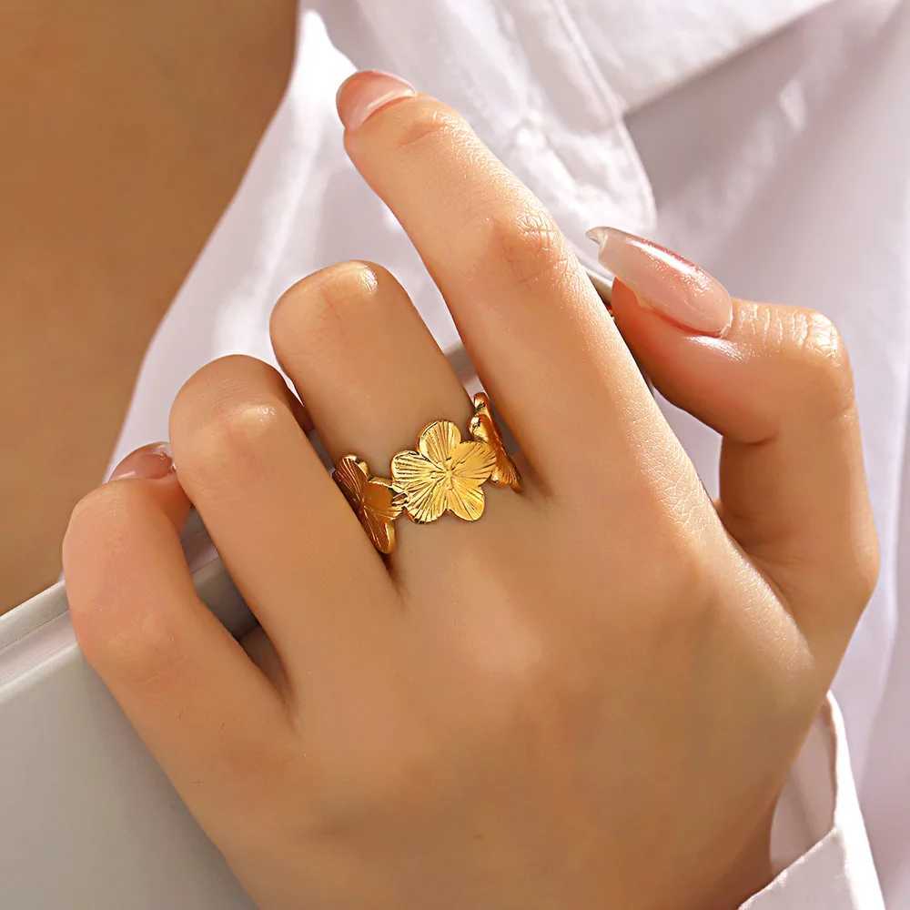 Stainless Steel Flower Adjustable Opening Rings 18k Gold PVD Plated Waterproof Finger Jewelry For Wen Wedding Exquisite Gifts X250220