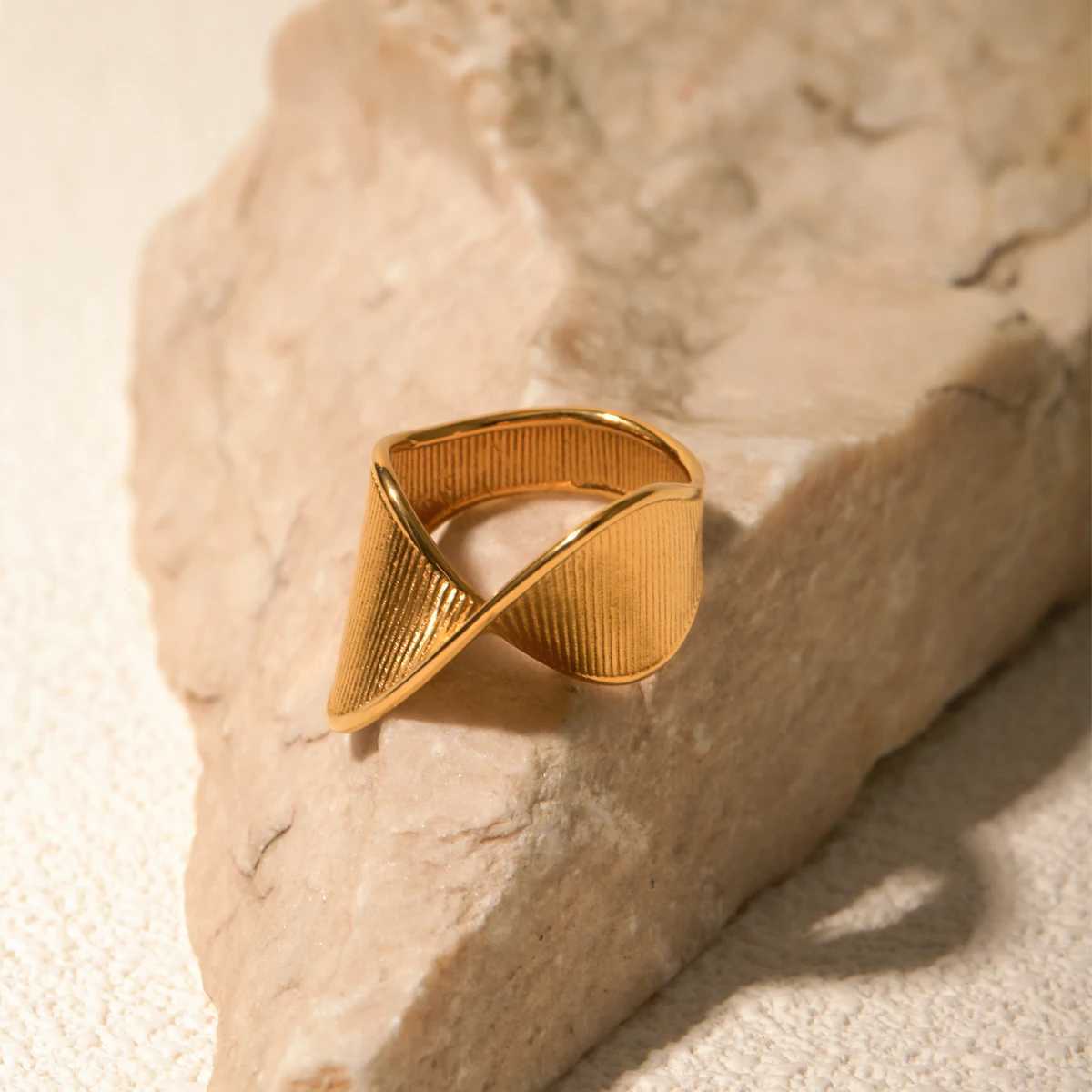 Uworld 316L Stainless Steel Irregar Ring Statement Metal Golden Finger Geetric Ring Minimalist Jewelry Bijoux Femme New X250220