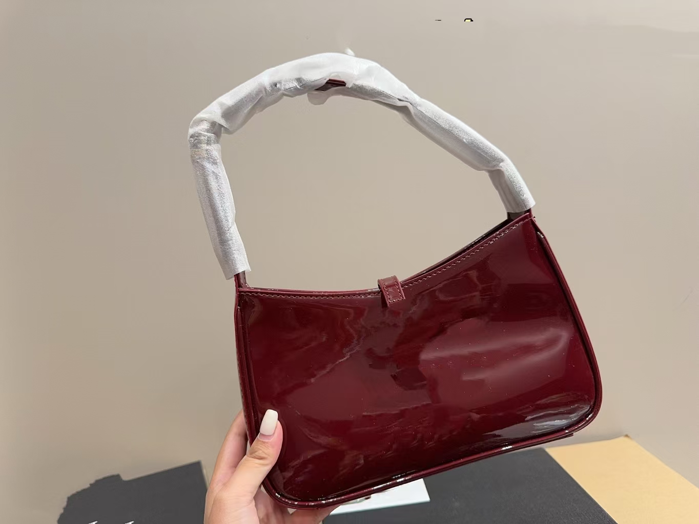 Designer women's Shoulder bag Luxury Women's Tote high-quality patent leather underarm bag Classic Every-day must-have