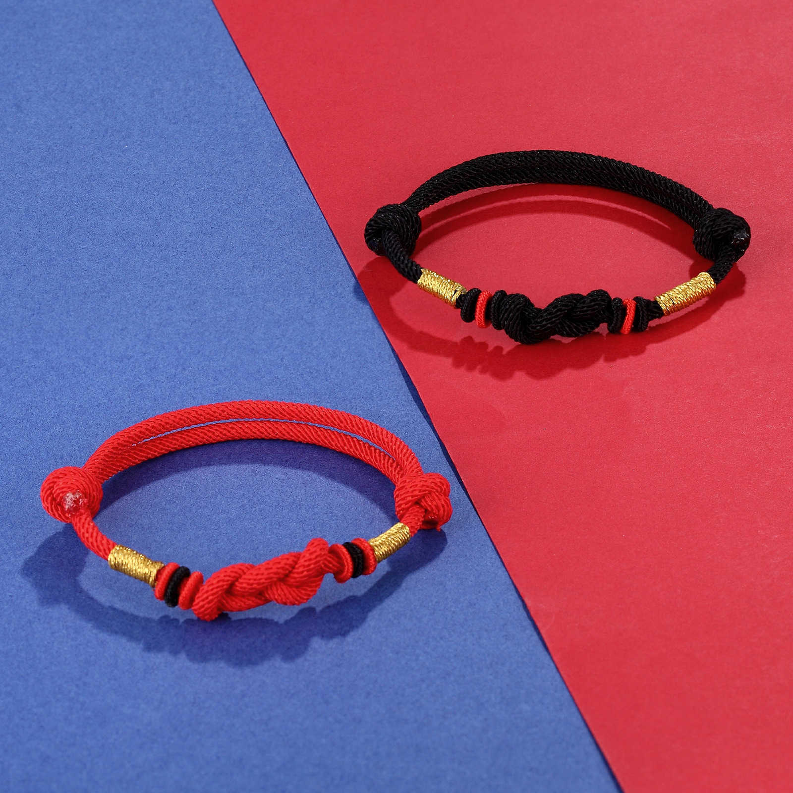 Charm Bracelets A pair of everlasting longing for each other a pair of commemorative hand strings. H25220