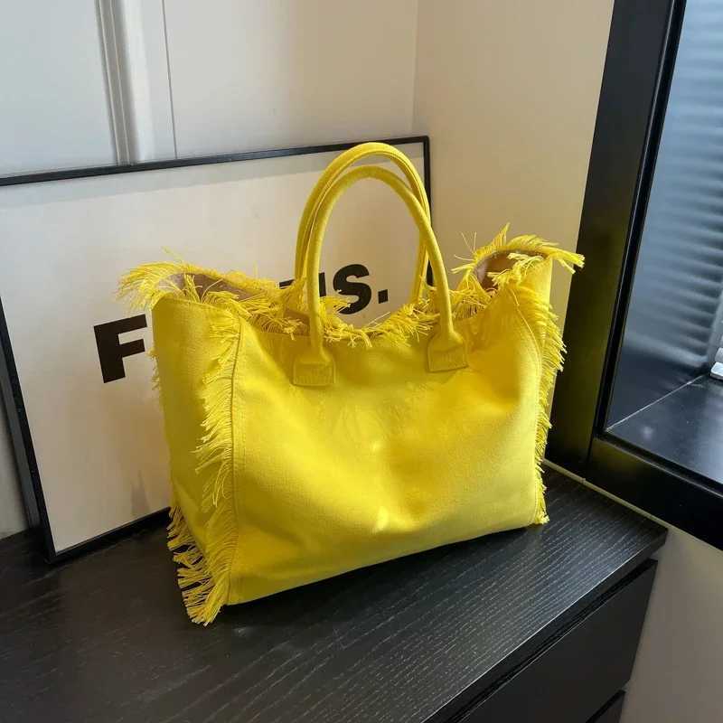 2025 New Fashion Womens Bag Simple Shoulder Bag High Quality Large Capacity Tote Bag Canvas Letter HOT SA LE Z250219