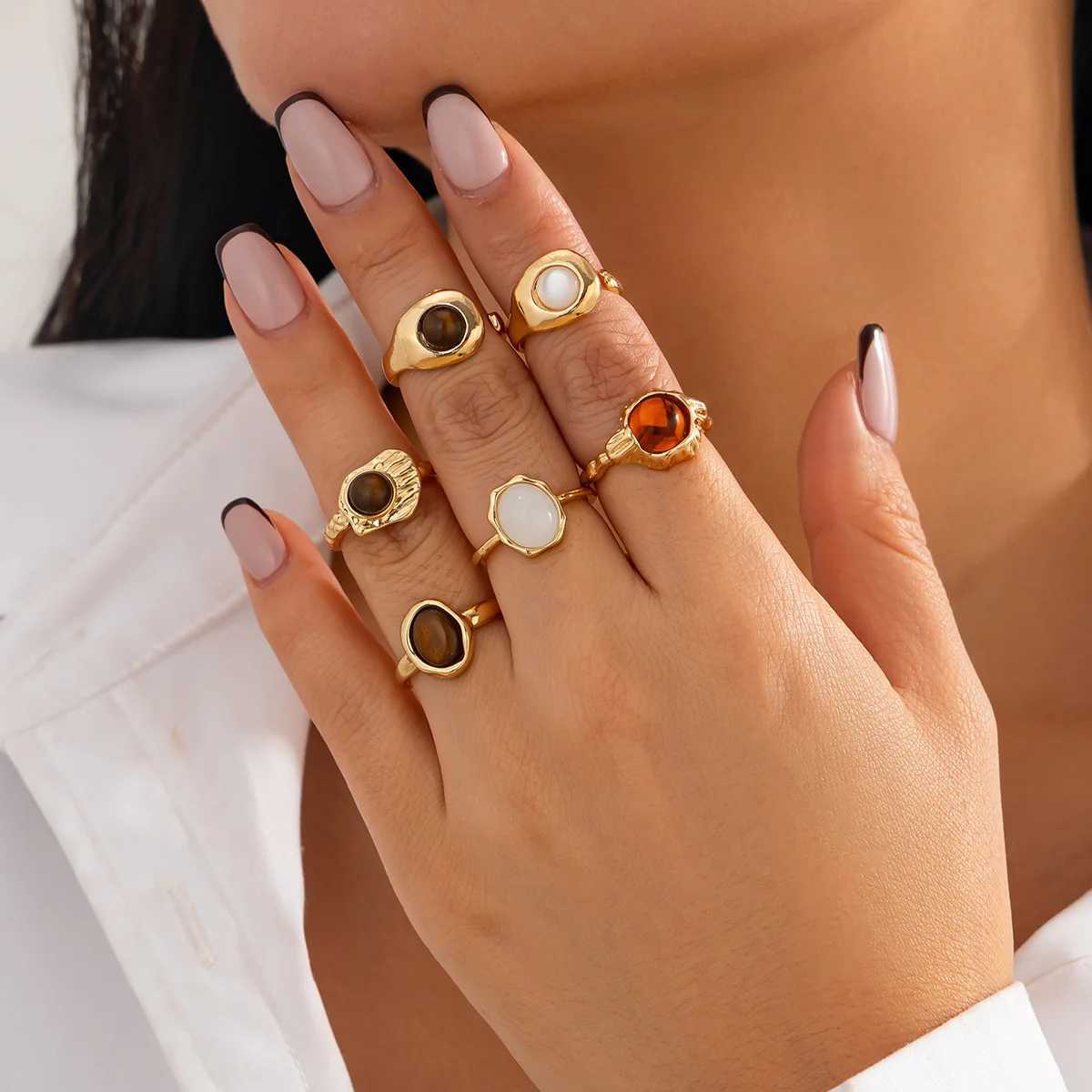 6Pcs Punk Exaggerated Metal Finger Rings Set for Wen Men Vintage Flower Pearl Crystal Europe America Open Rings Luxury Jewelry X250220
