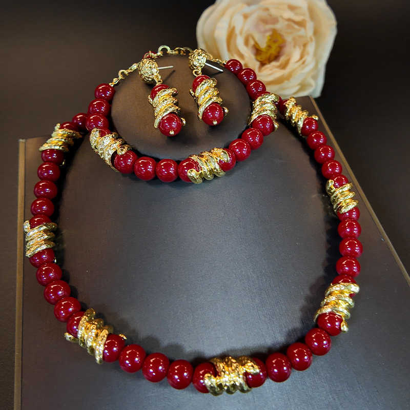 Charm Bracelets Three dimensional red green glass bead temperament bracelet necklace earring set for autumn and winter womens high-end feeling H25220