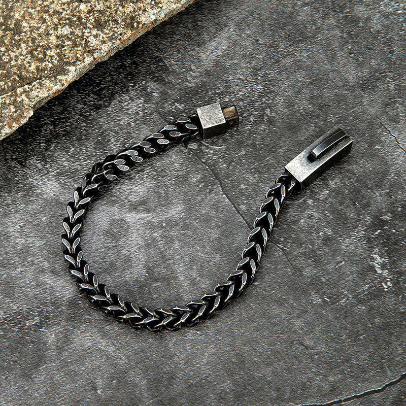 Charm Bracelets Titanium Steel Jewelry New Mens Trendy Square Button Bracelet Dragon Bone Titanium Steel Bracelet H25220