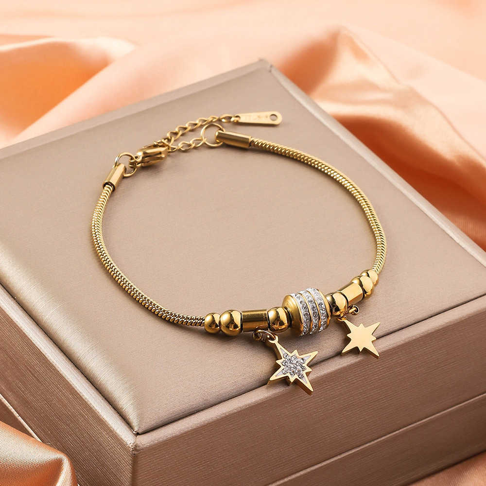 Charm Bracelets Hot selling stainless steel bracelet with five leaf clover inlaid with diamonds 18K vacuum electroplated titanium steel bracelet H2522