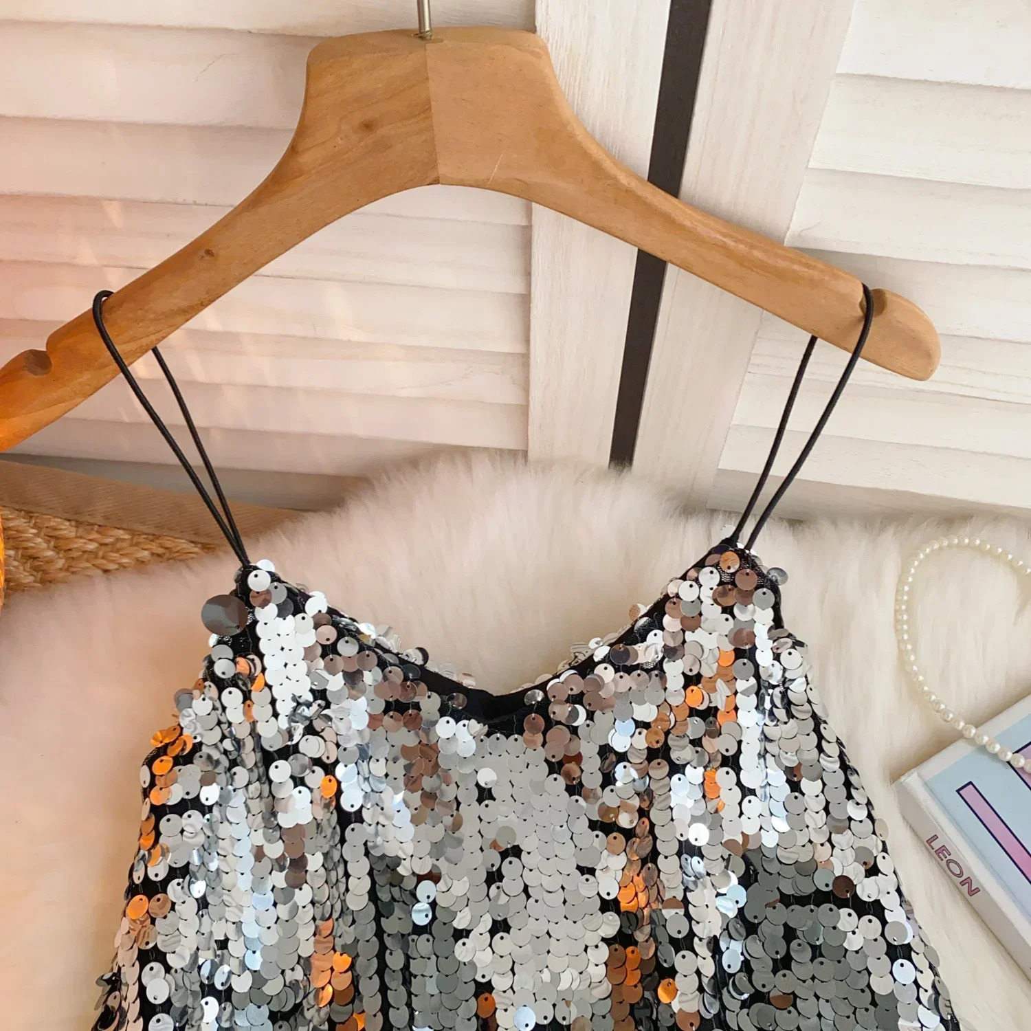 Shinning Sexy Tank Top Women Spaghetti Strap Sequins Slim Cropped Camisole Female Sleeveless Sling Vest Summer Drop 250218