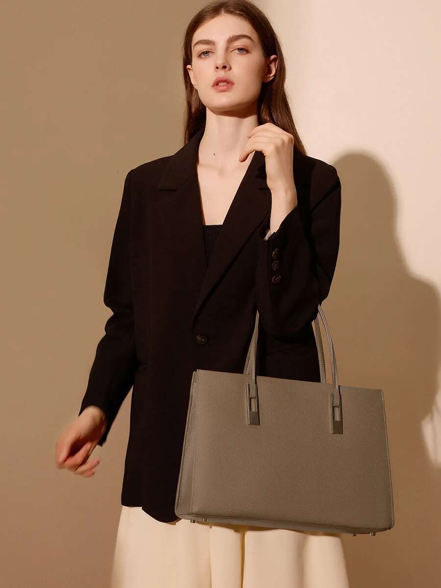 Genuine Leather Bag Trend New Large Capacity Top Layer Cowhide Women's Handbag Shoulder Crossbody Styg Business Bag