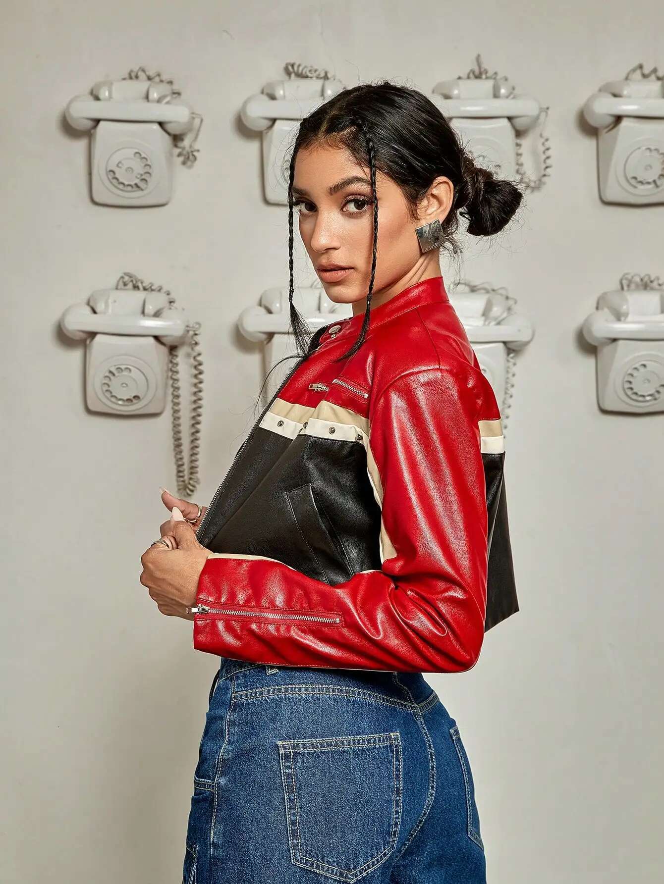 Women Fashion Punk Bikercore Colorblock Zipper Studded Detail Crop PU Leather Moto Jacket Y2k Spring Short Outerwear